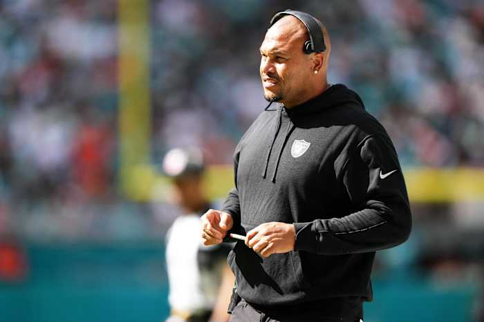 The analytics don't like when it comes to Antonio Pierce and the rule of five.